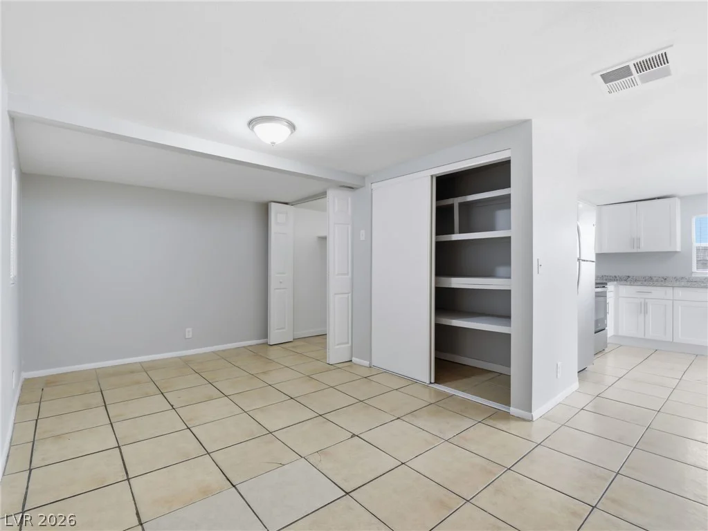 5132 Hallet, Las Vegas, NV 89122