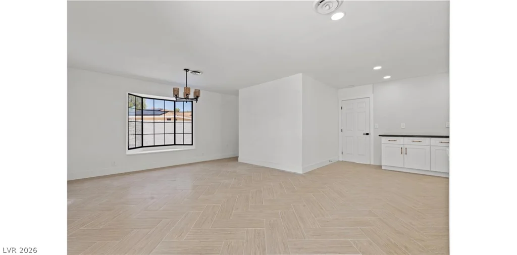 4501 Woodcrest, Las Vegas, NV 89121