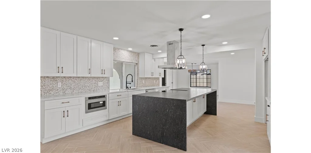 4501 Woodcrest, Las Vegas, NV 89121