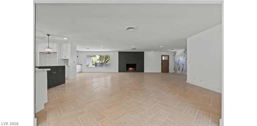 4501 Woodcrest, Las Vegas, NV 89121