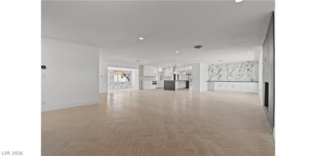 4501 Woodcrest, Las Vegas, NV 89121