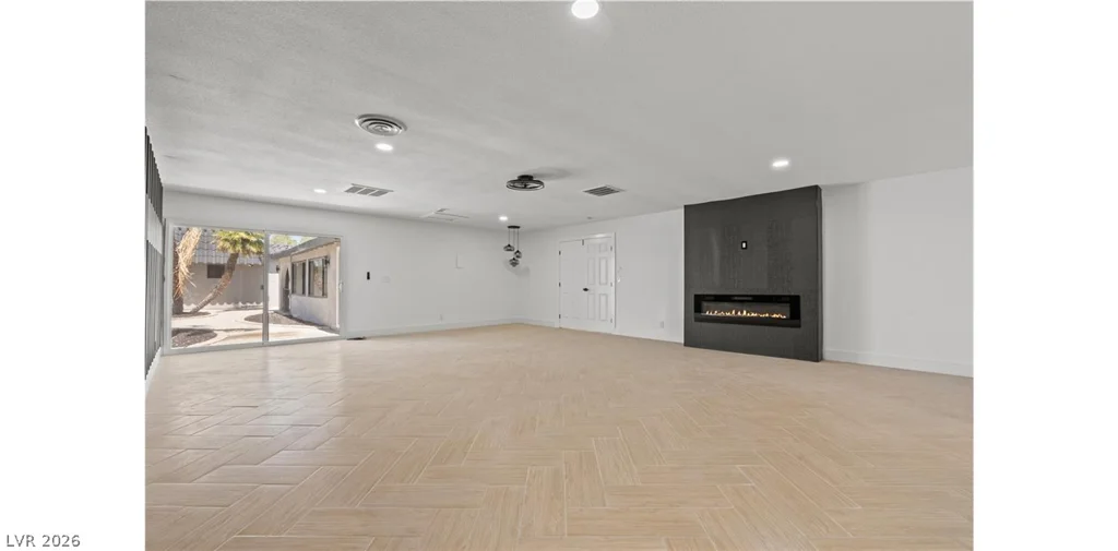4501 Woodcrest, Las Vegas, NV 89121