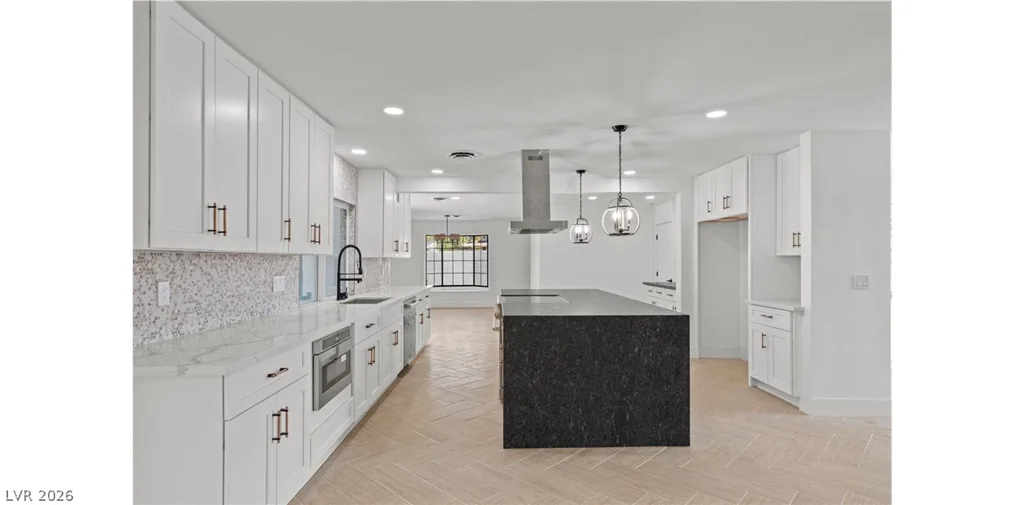 4501 Woodcrest, Las Vegas, NV 89121