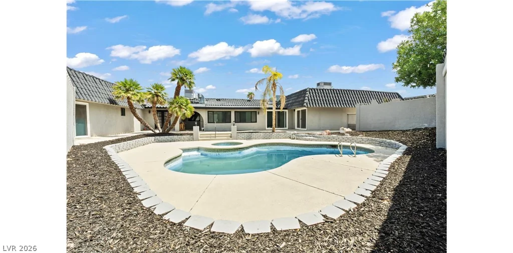 4501 Woodcrest, Las Vegas, NV 89121