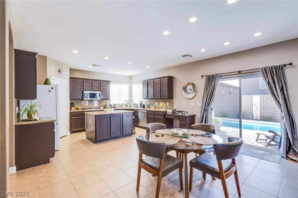 10067 Cranbrook Falls, Las Vegas, NV 89148
