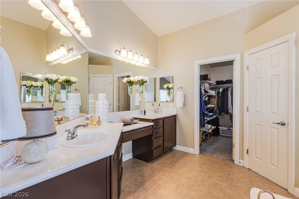 10067 Cranbrook Falls, Las Vegas, NV 89148