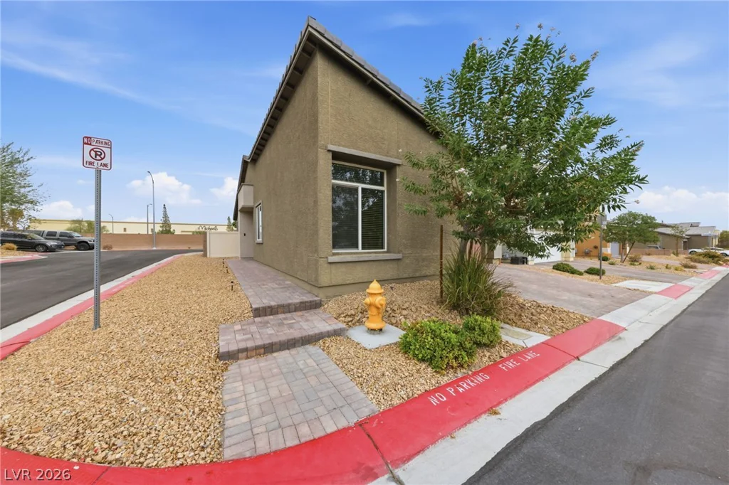 6940 Whispering Falls, North Las Vegas, NV 89084