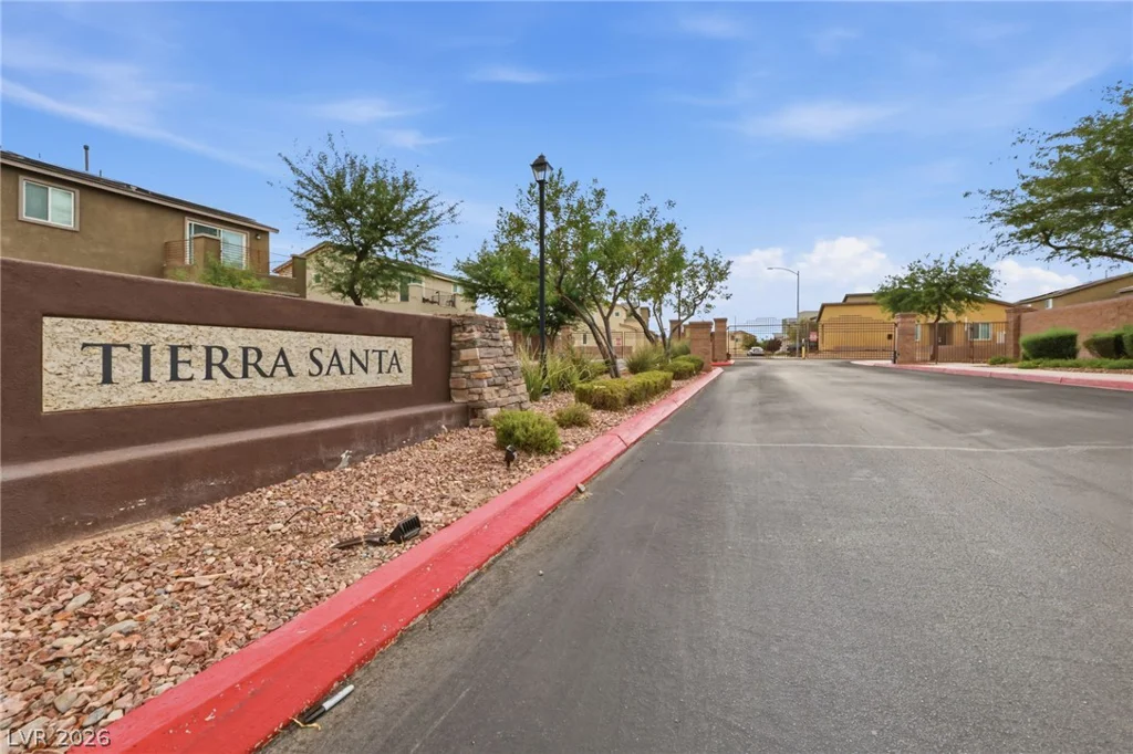 6940 Whispering Falls, North Las Vegas, NV 89084