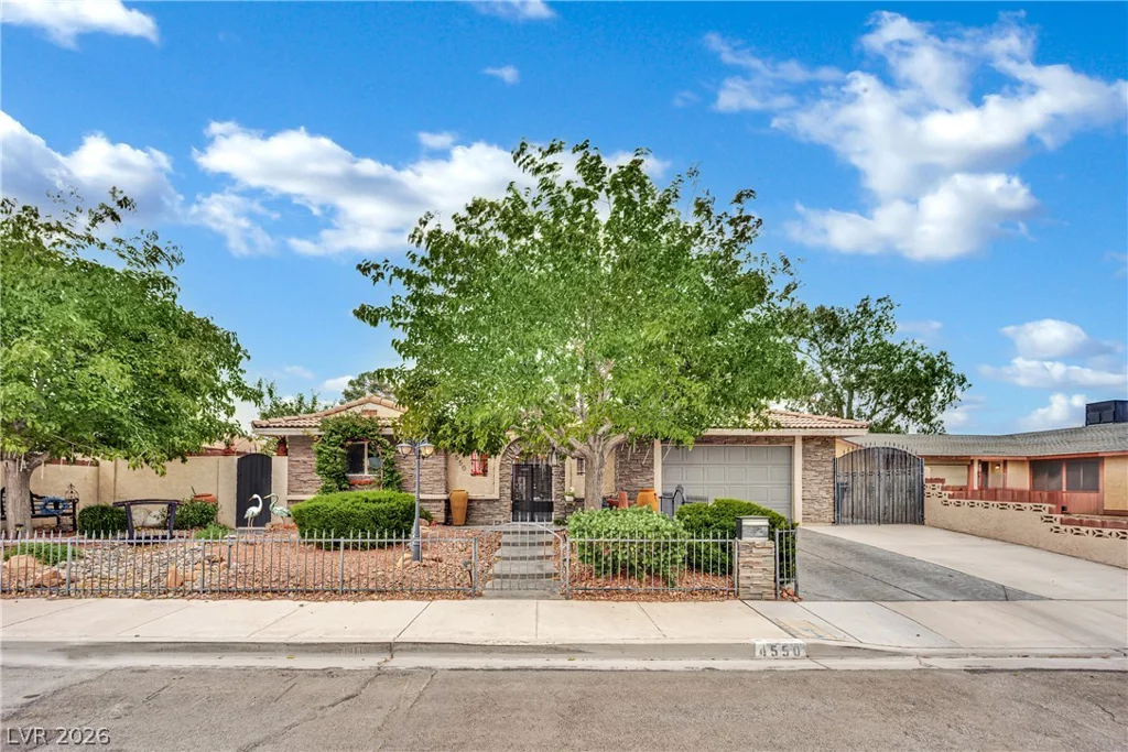4550 Silver Peak, Las Vegas, NV 89103