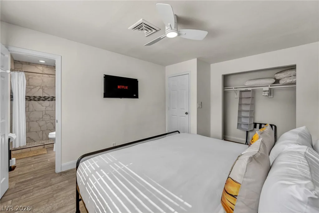 1305 Mallard, Las Vegas, NV 89108