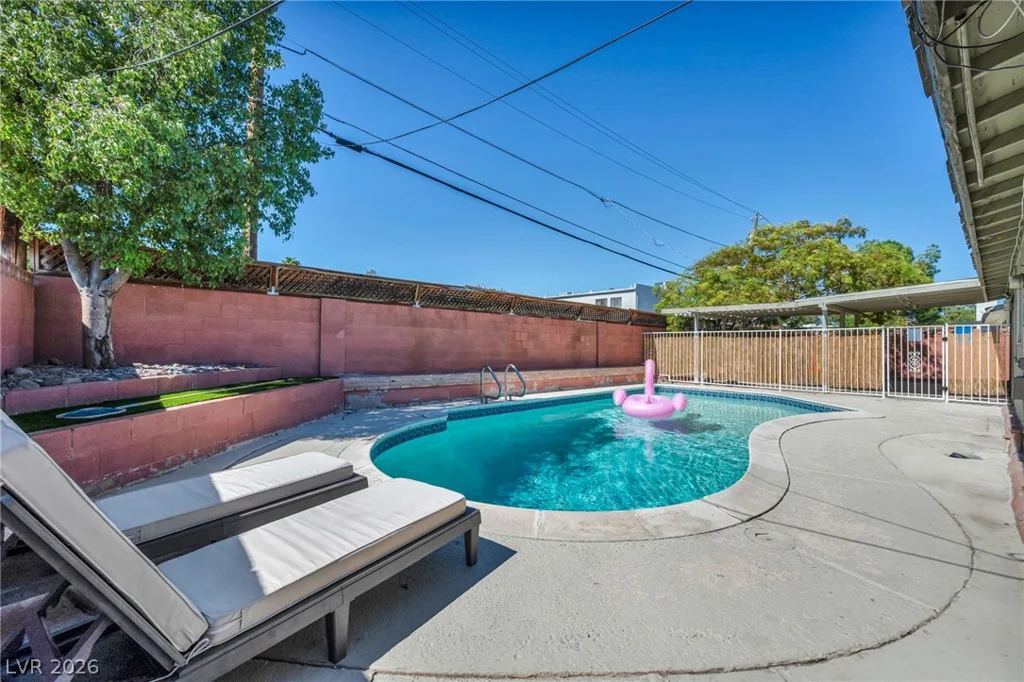 1305 Mallard, Las Vegas, NV 89108