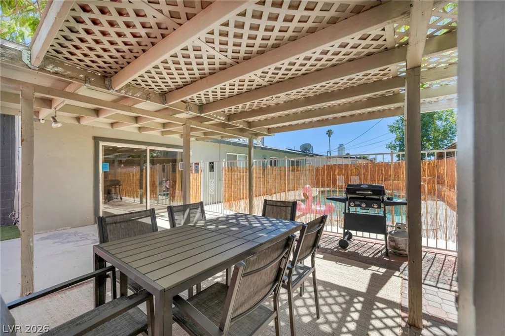 1305 Mallard, Las Vegas, NV 89108