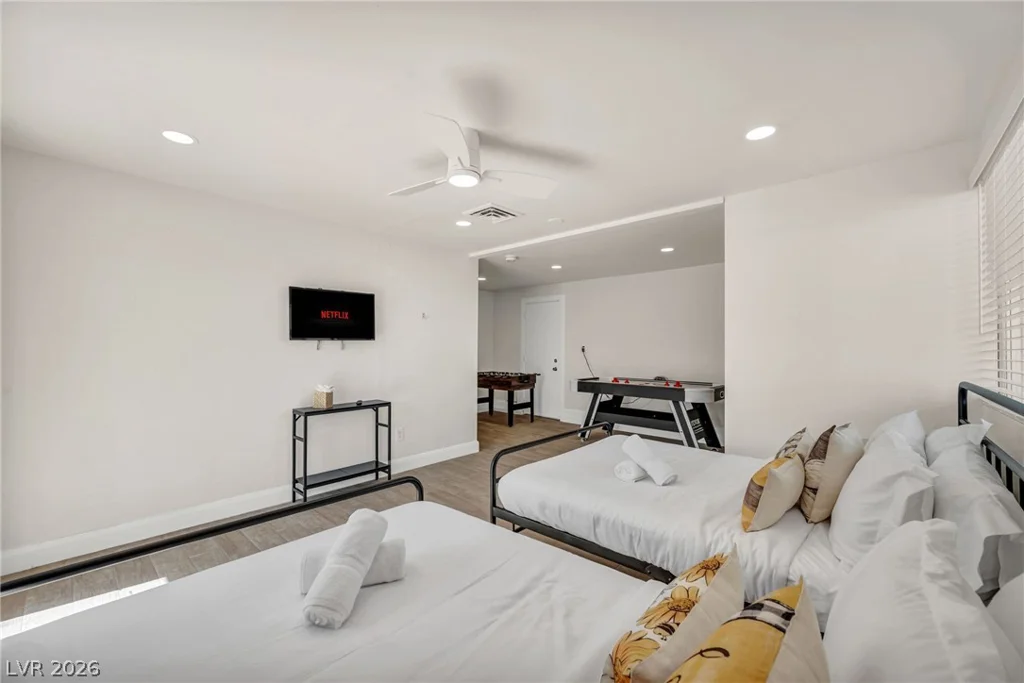 1305 Mallard, Las Vegas, NV 89108