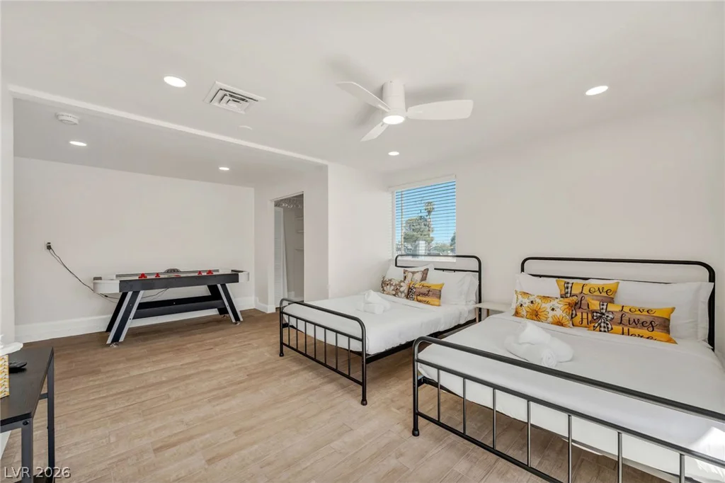 1305 Mallard, Las Vegas, NV 89108