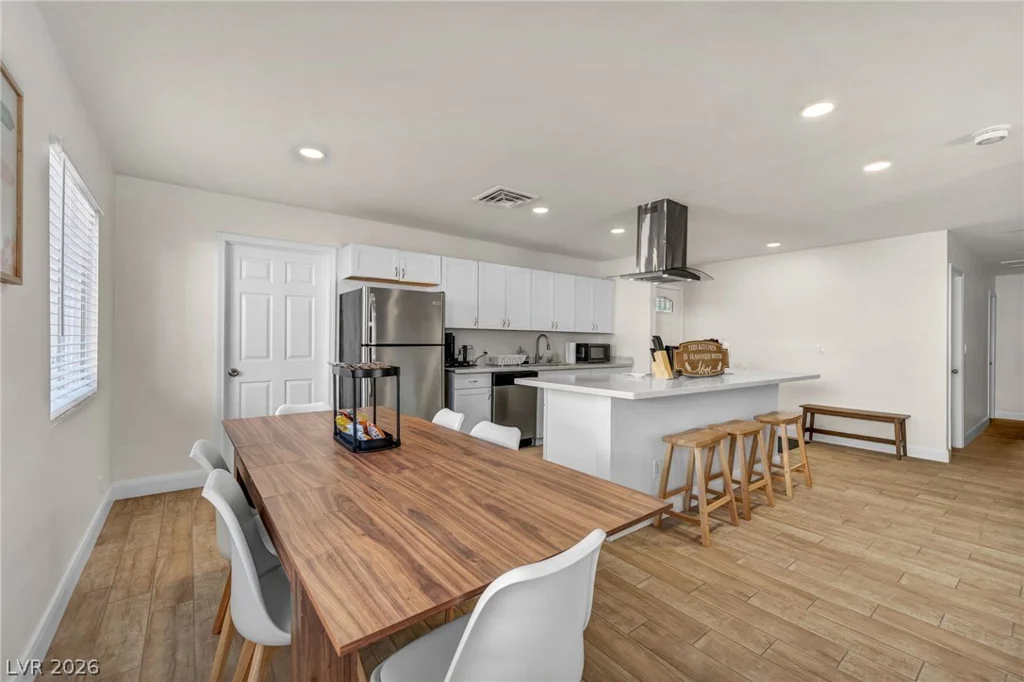 1305 Mallard, Las Vegas, NV 89108