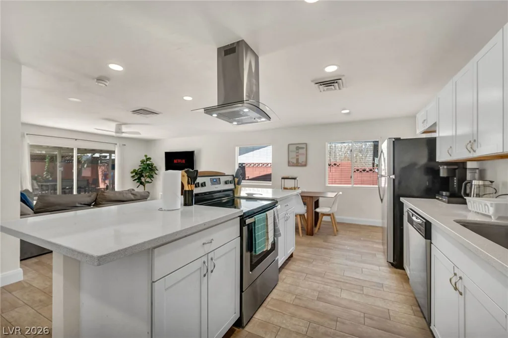 1305 Mallard, Las Vegas, NV 89108
