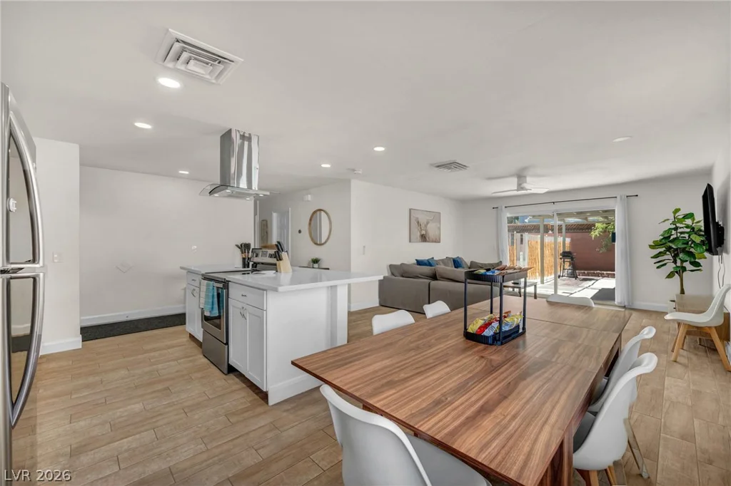 1305 Mallard, Las Vegas, NV 89108