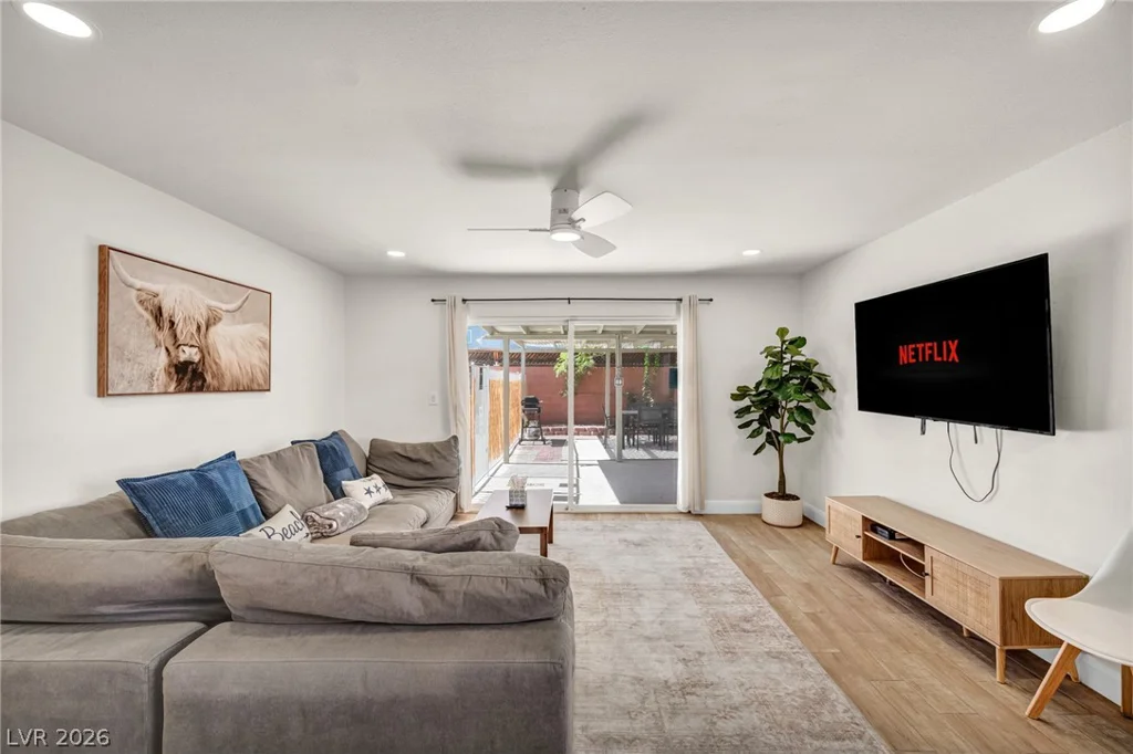 1305 Mallard, Las Vegas, NV 89108