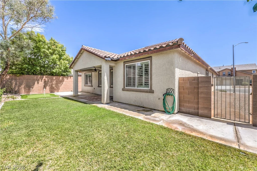 8213 Dragonfly Bush, North Las Vegas, NV 89085