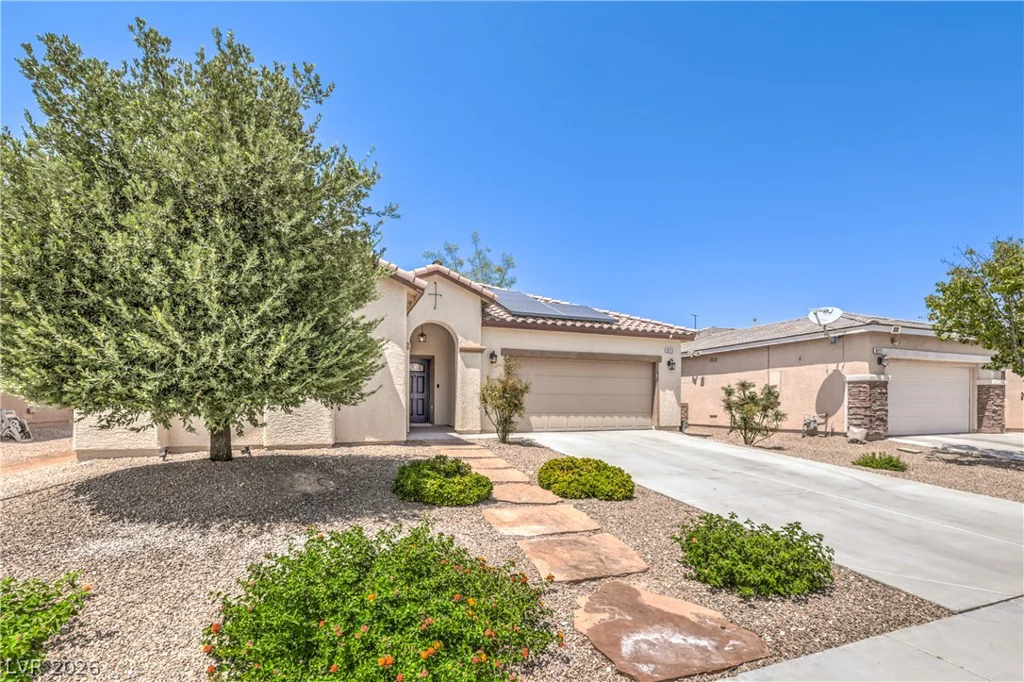 8213 Dragonfly Bush, North Las Vegas, NV 89085