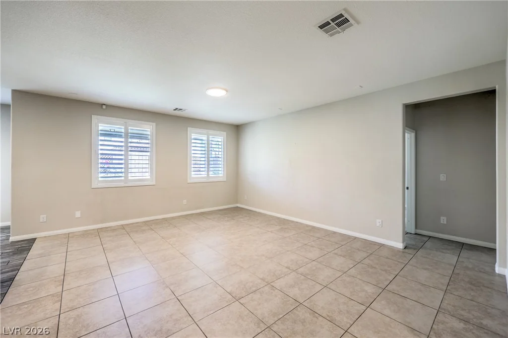 8213 Dragonfly Bush, North Las Vegas, NV 89085