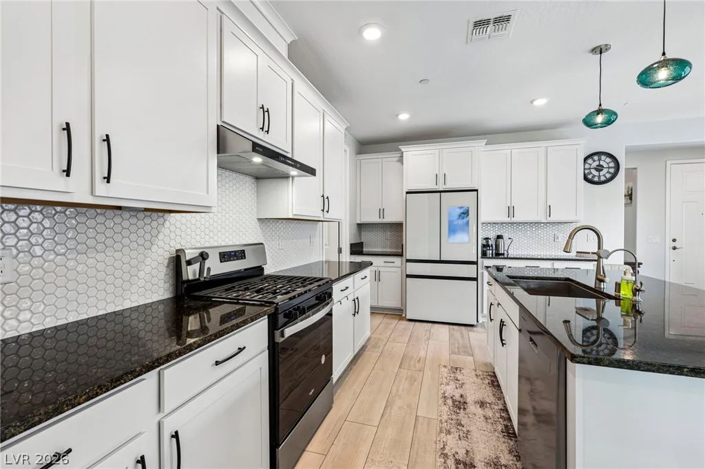 60 Stone Bluff, Henderson, NV 89011