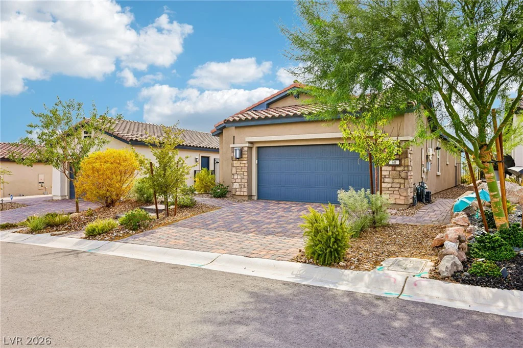 60 Stone Bluff, Henderson, NV 89011