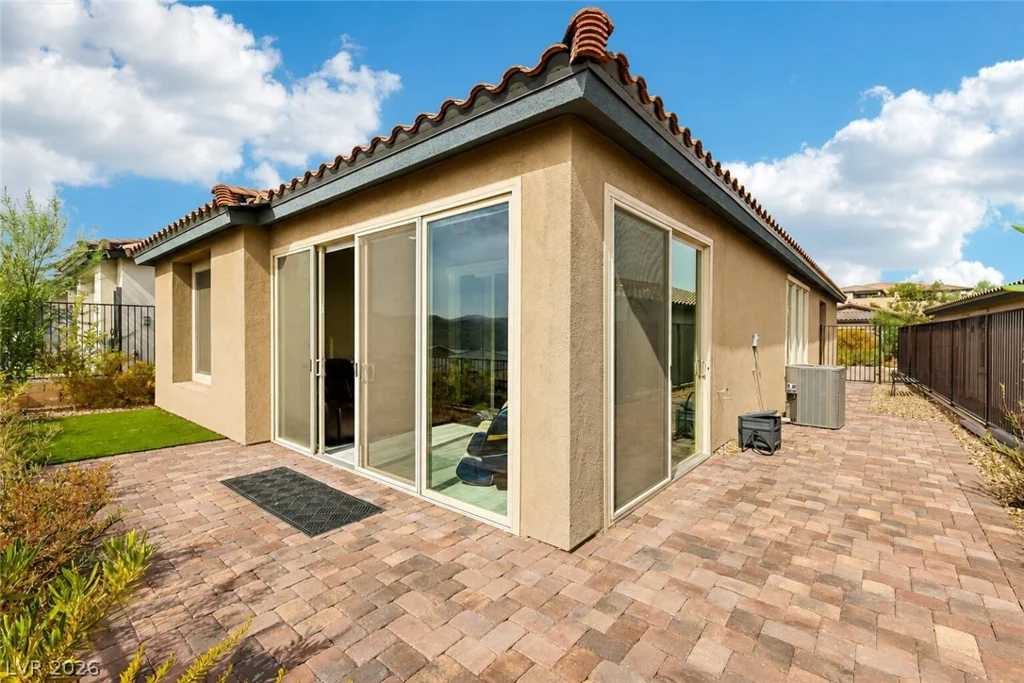 60 Stone Bluff, Henderson, NV 89011