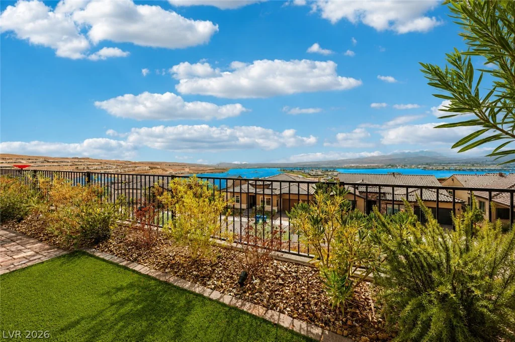 60 Stone Bluff, Henderson, NV 89011