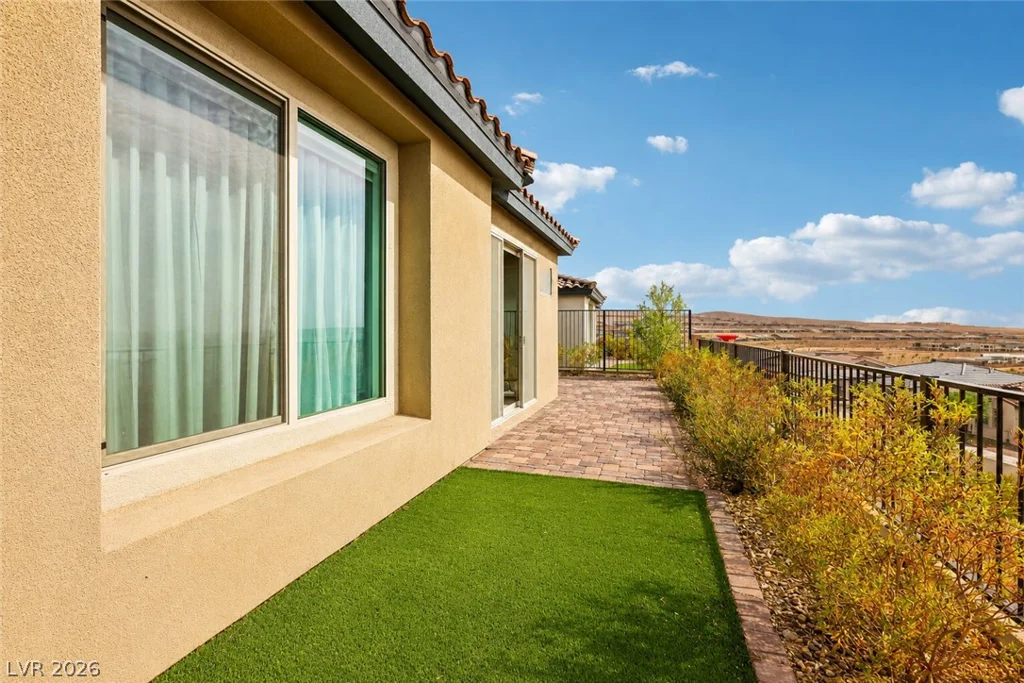 60 Stone Bluff, Henderson, NV 89011