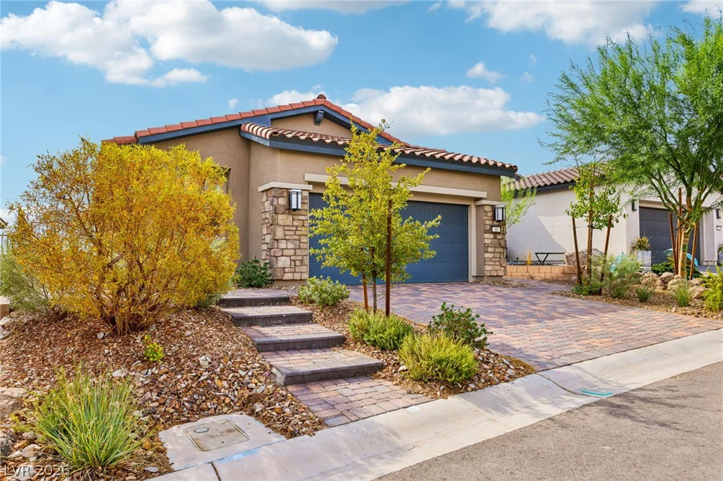 60 Stone Bluff, Henderson, NV 89011