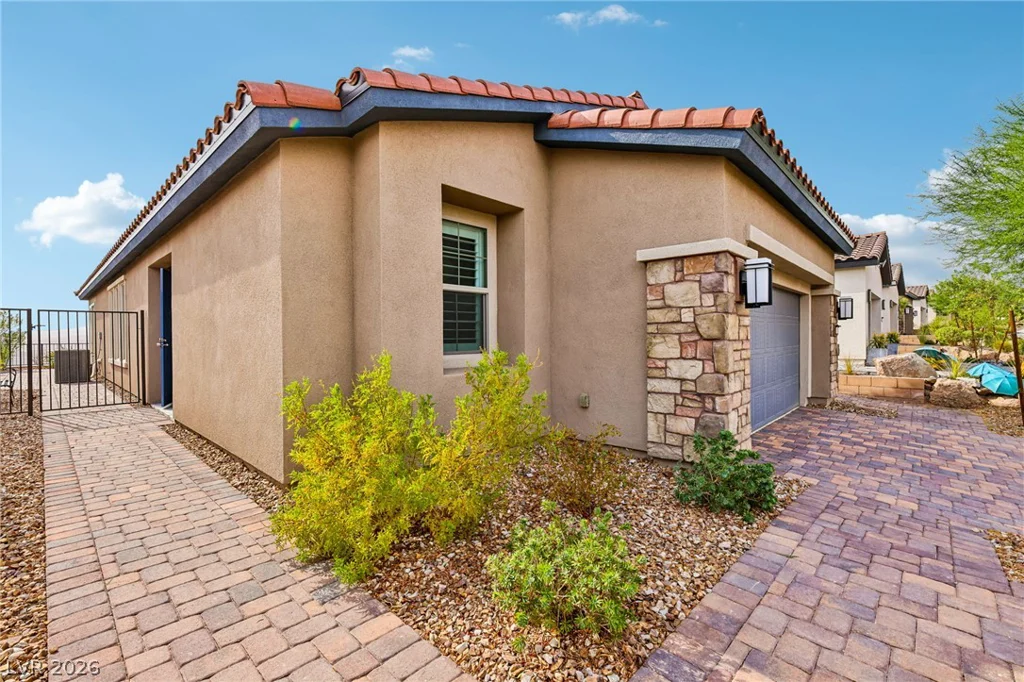 60 Stone Bluff, Henderson, NV 89011