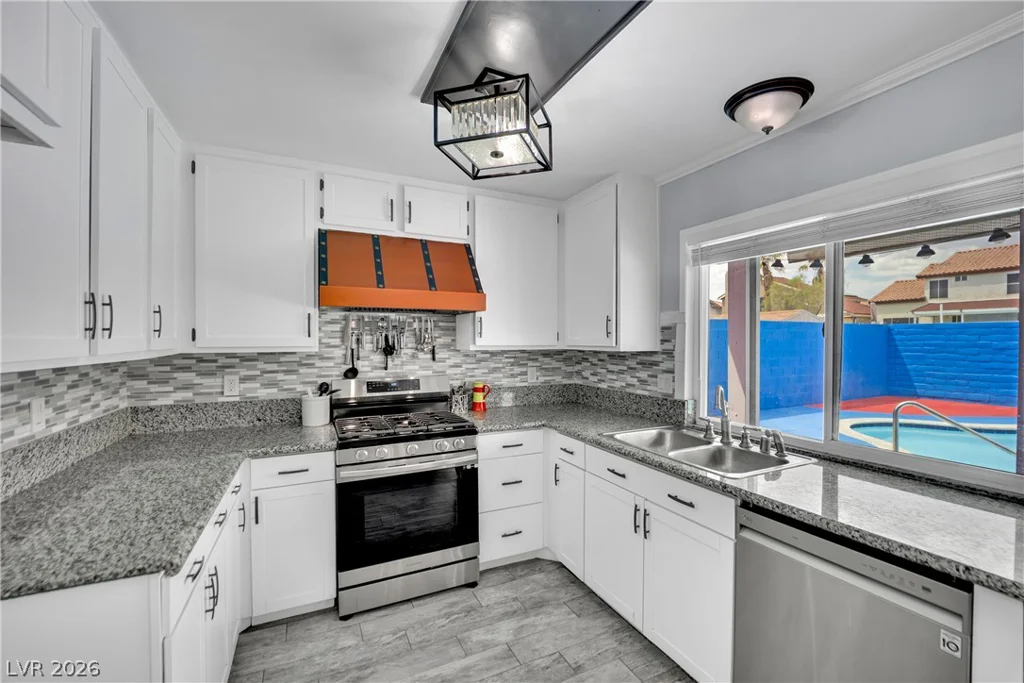 4823 Castle Rock, Las Vegas, NV 89147