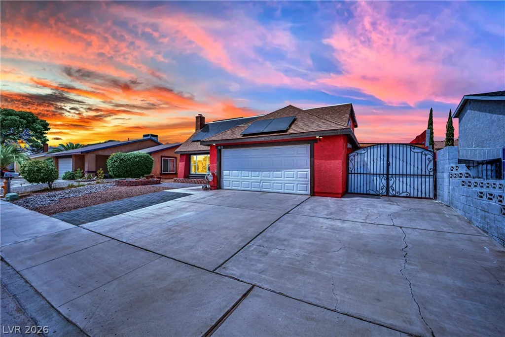 4823 Castle Rock, Las Vegas, NV 89147