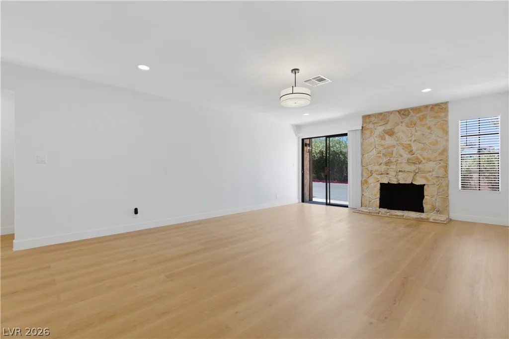 3986 Avebury, Las Vegas, NV 89121