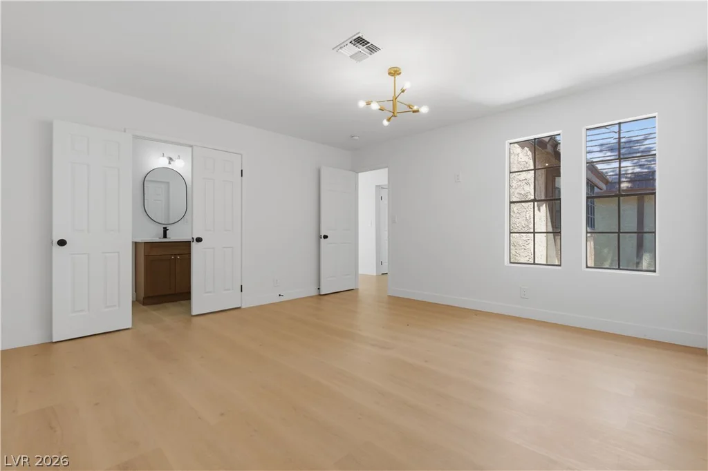 3986 Avebury, Las Vegas, NV 89121
