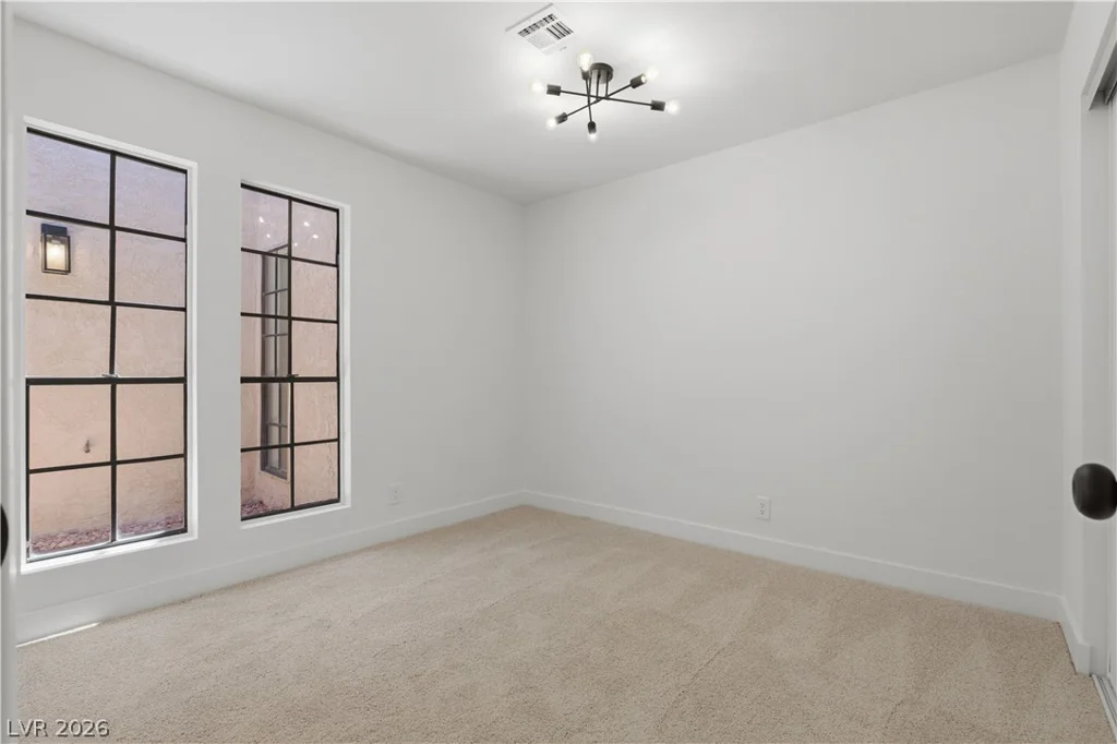3986 Avebury, Las Vegas, NV 89121