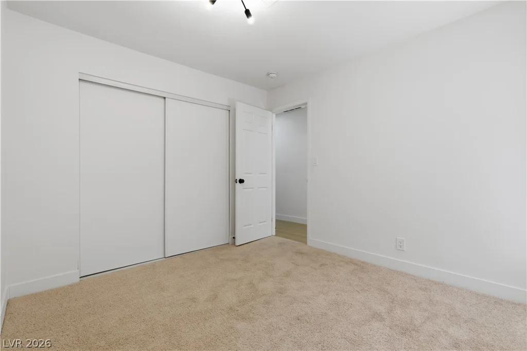 3986 Avebury, Las Vegas, NV 89121