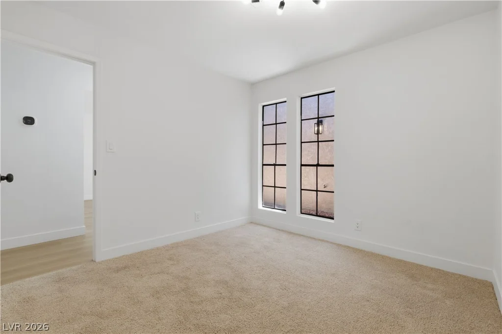 3986 Avebury, Las Vegas, NV 89121