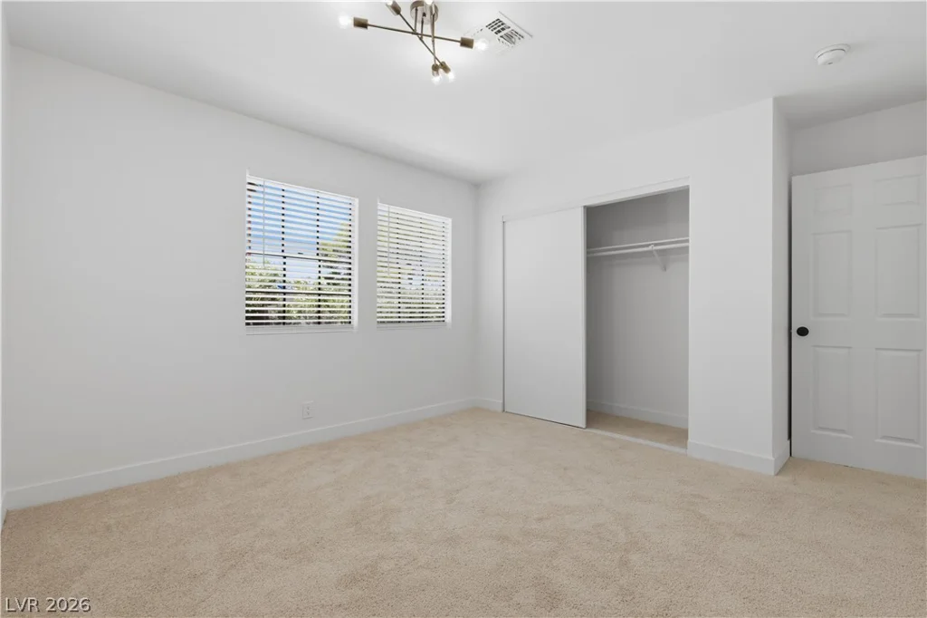 3986 Avebury, Las Vegas, NV 89121