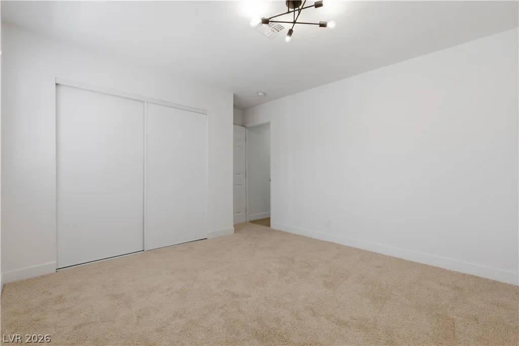 3986 Avebury, Las Vegas, NV 89121