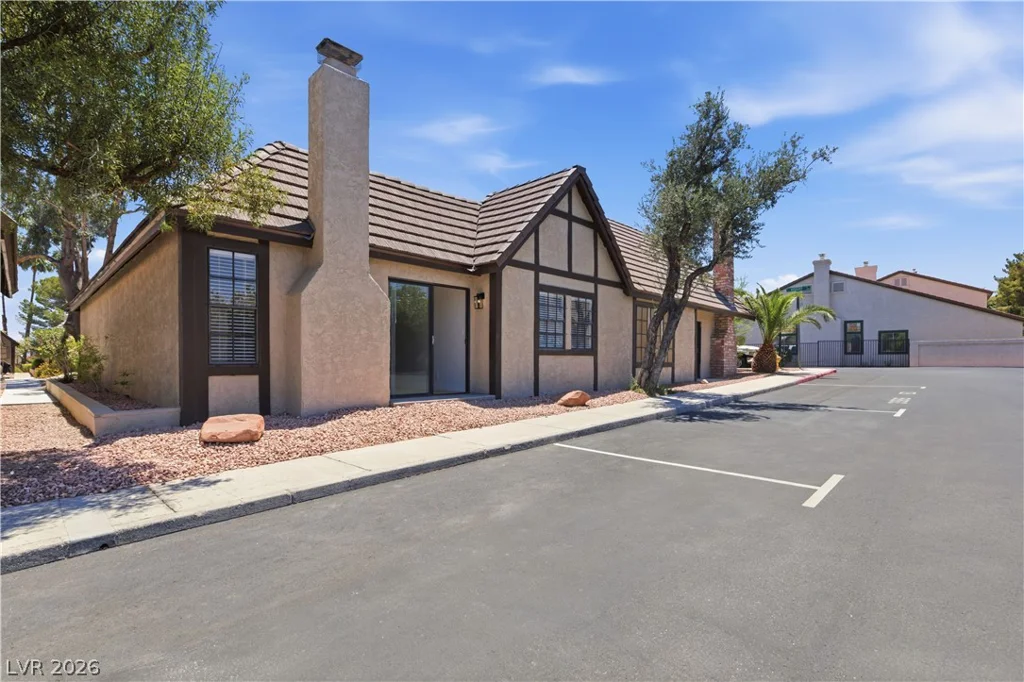 3986 Avebury, Las Vegas, NV 89121
