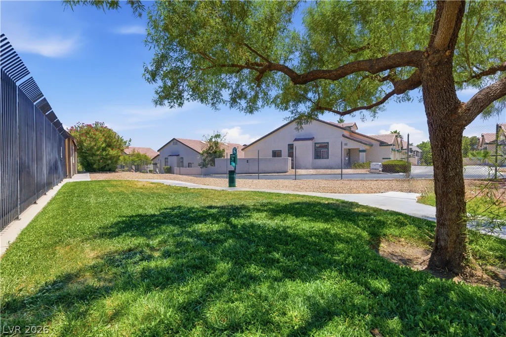 3986 Avebury, Las Vegas, NV 89121