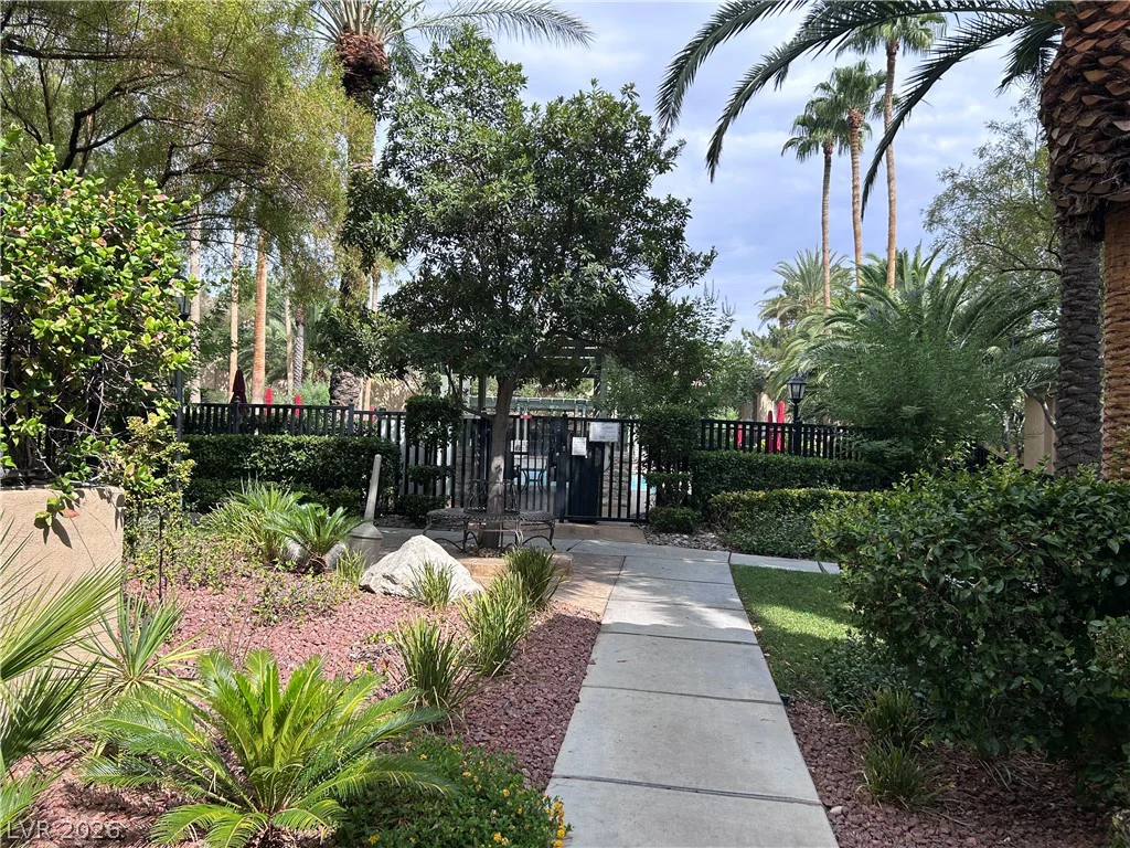 8701 Red Brook, Las Vegas, NV 89128