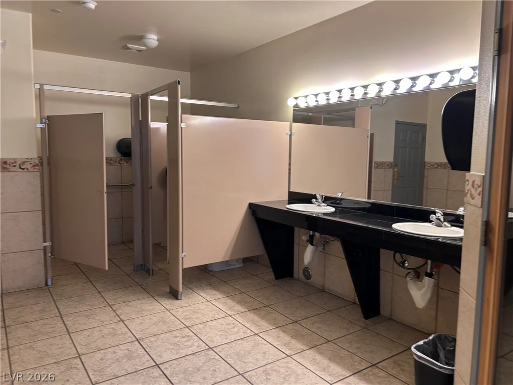 8701 Red Brook, Las Vegas, NV 89128