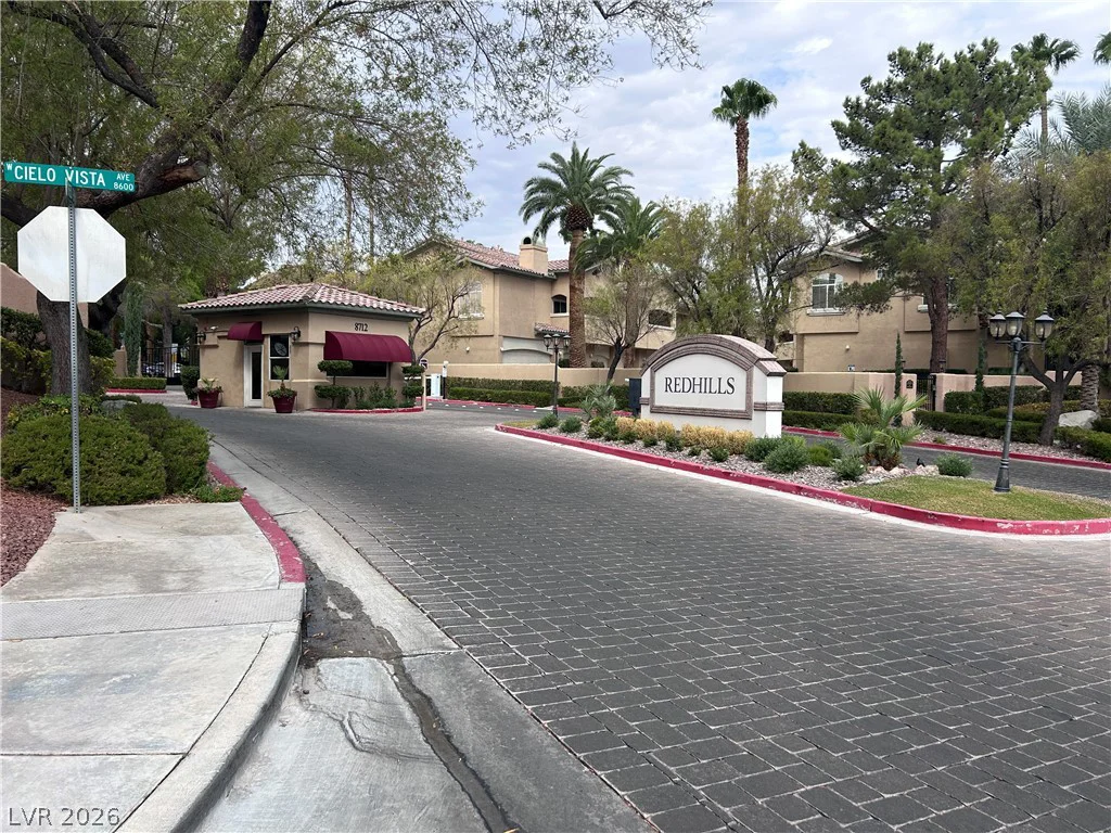8701 Red Brook, Las Vegas, NV 89128