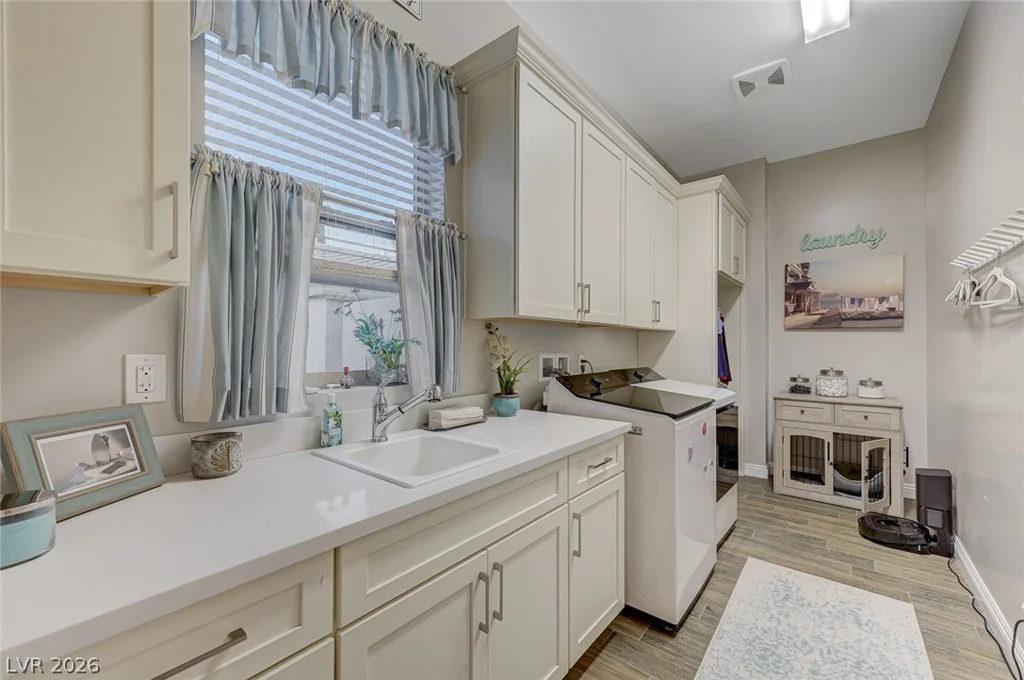 81 Navarra Canyon, Las Vegas, NV 89138