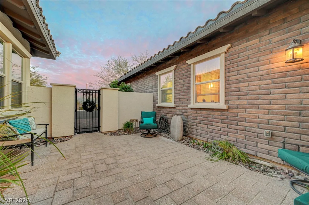 81 Navarra Canyon, Las Vegas, NV 89138