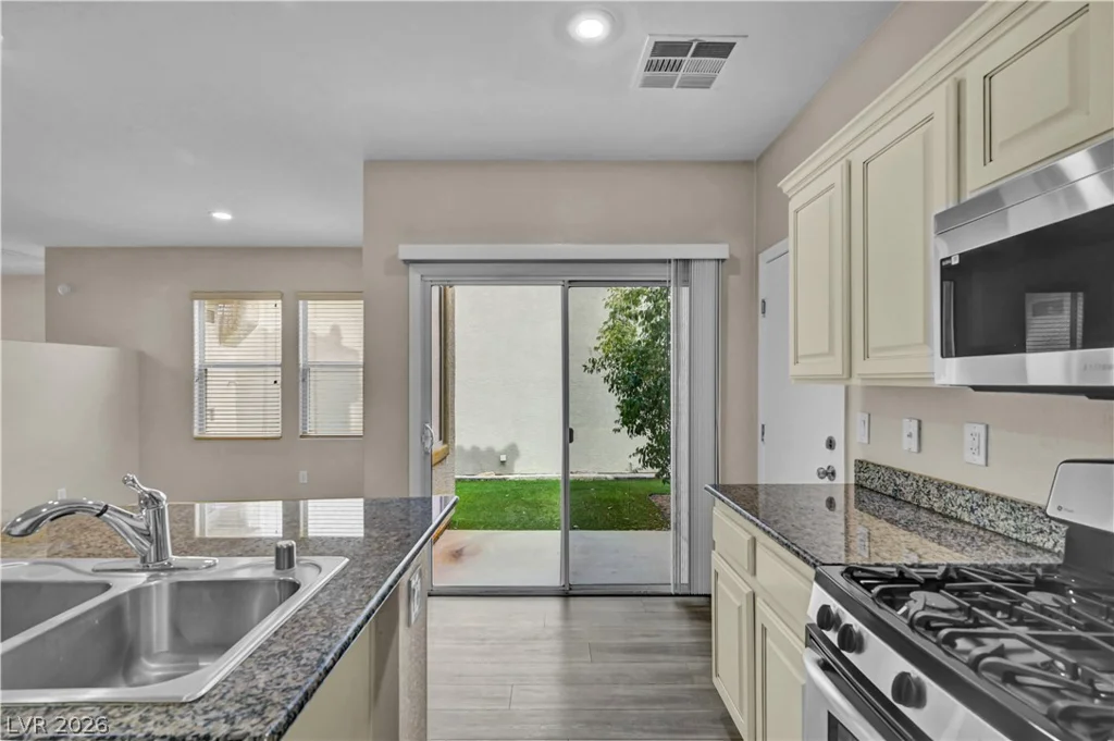 12052 Hathaway Pines, Las Vegas, NV 89138