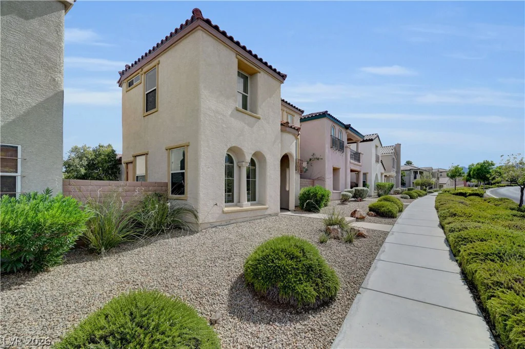 12052 Hathaway Pines, Las Vegas, NV 89138